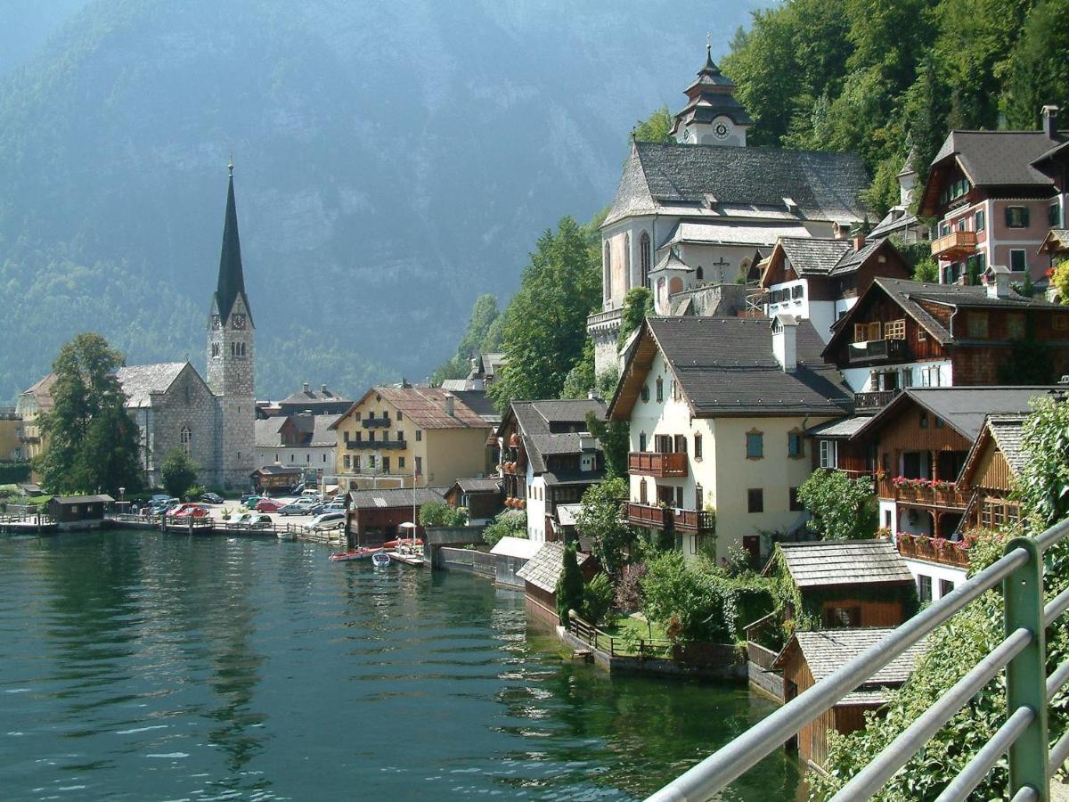 هالشتات Haus Am Hof - 15Th Century House At The Lake, Near The Marketplace, With A Balcony المظهر الخارجي الصورة