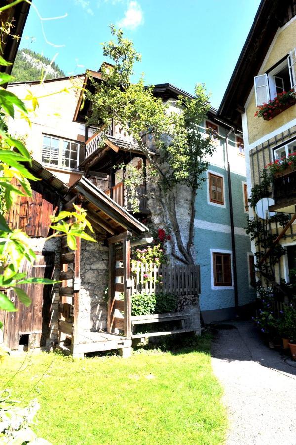 هالشتات Haus Am Hof - 15Th Century House At The Lake, Near The Marketplace, With A Balcony المظهر الخارجي الصورة