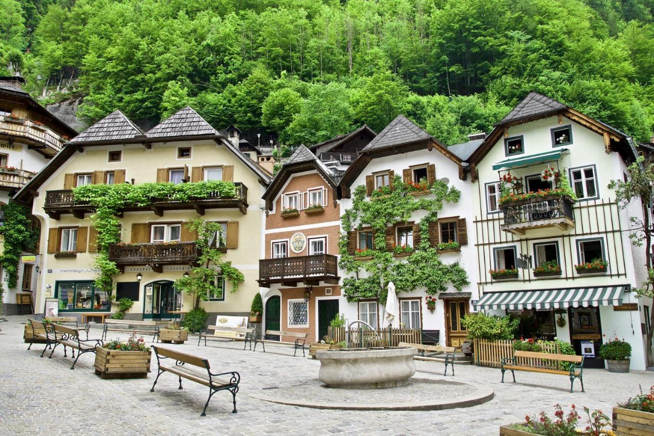 هالشتات Haus Am Hof - 15Th Century House At The Lake, Near The Marketplace, With A Balcony المظهر الخارجي الصورة