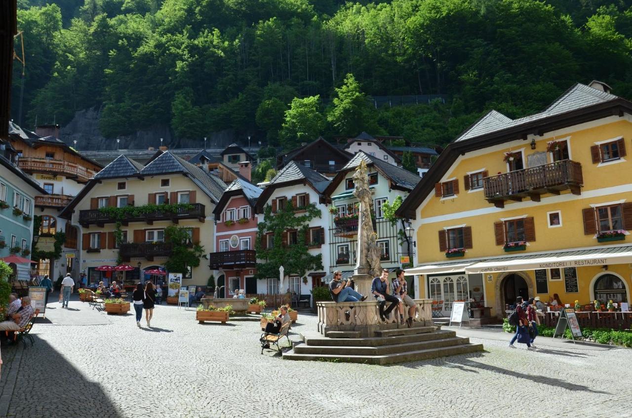 هالشتات Haus Am Hof - 15Th Century House At The Lake, Near The Marketplace, With A Balcony المظهر الخارجي الصورة