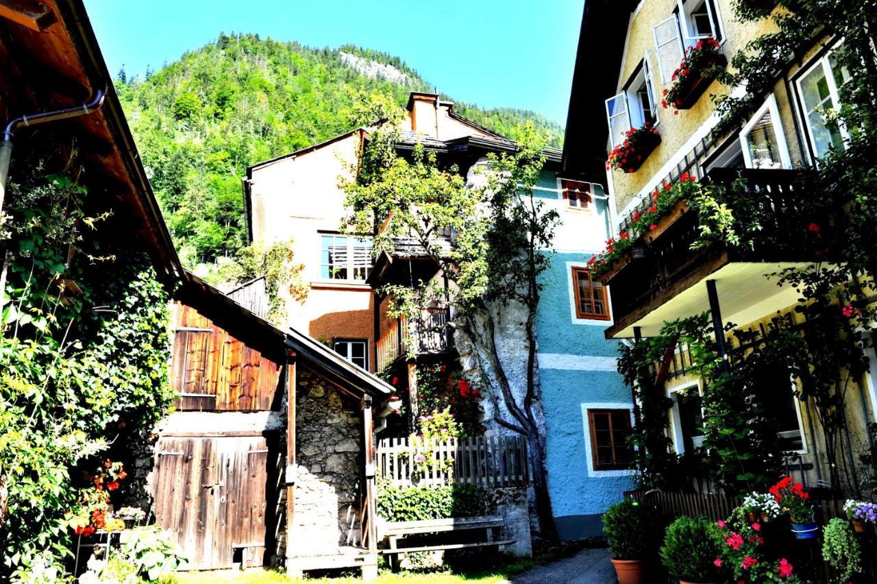 هالشتات Haus Am Hof - 15Th Century House At The Lake, Near The Marketplace, With A Balcony المظهر الخارجي الصورة